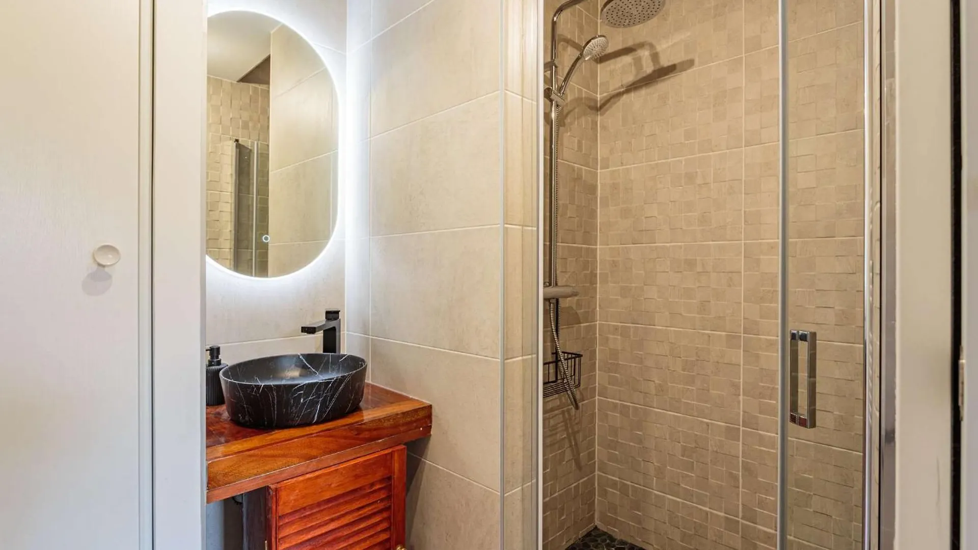 Balea Grand Appartement Avec Spa De Nage Au Coeur De Chiberta Anglet 0*,  France
